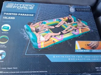 Island float