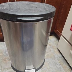 Step Garbage Can