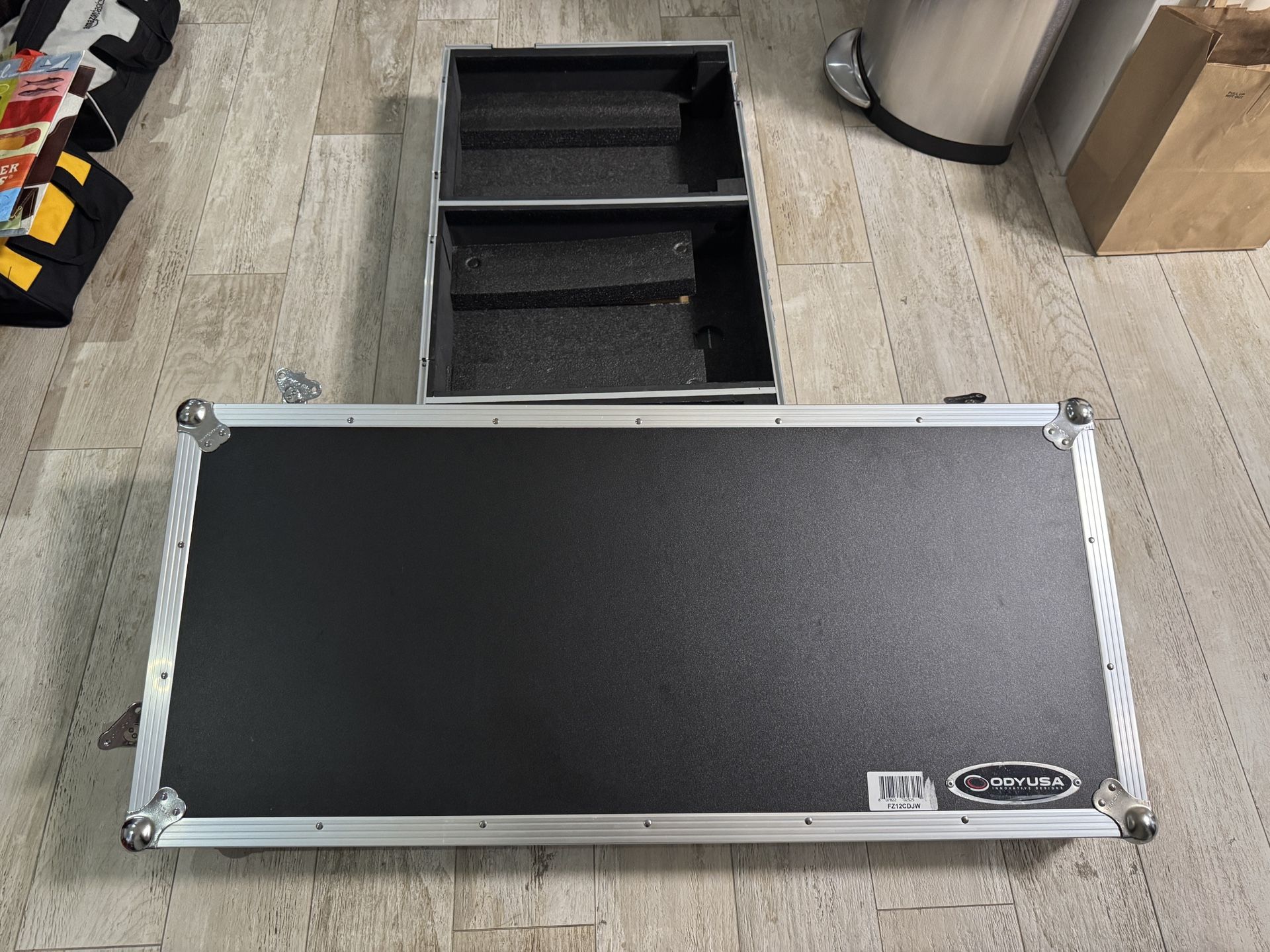 Odyssey DJ Road Case - FZ12CDJW - 12” Mixers w/ Wheels