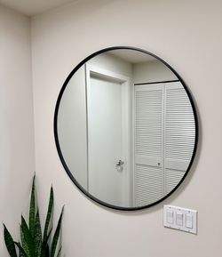 36” Round Mirror With Black Metal Frame