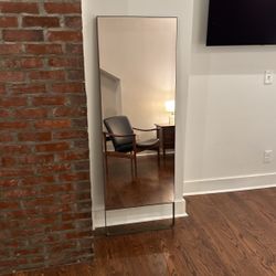 Lululemon Workout Mirror 