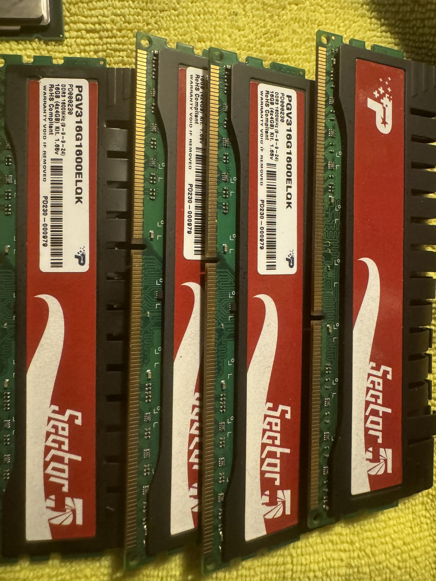 RAM 2 Sets. 32 GB Total