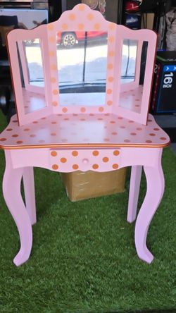 Kids Vanity Table with Tri-Fold Mirror