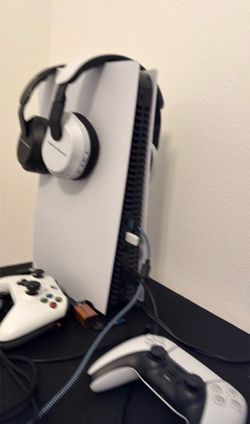 ps5 comes with controller