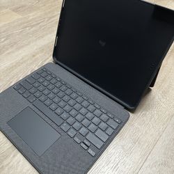 Logitech Combo Touch 5 Gen