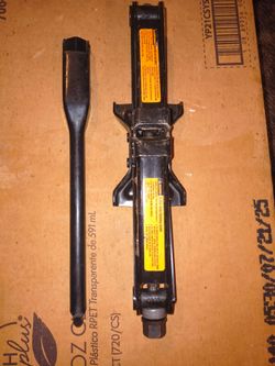 Nissan spare jack with tool