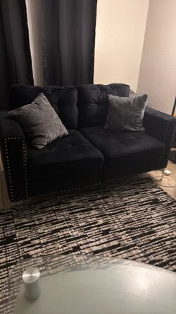 Complete set!! Black couch, glass tables!