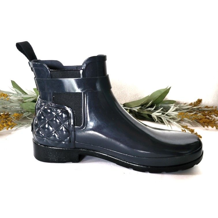 Hunter Women s Refined Slim Fit Navy Quilted Gloss Chelsea Boots