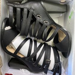 Women’s Heels Black New In Box