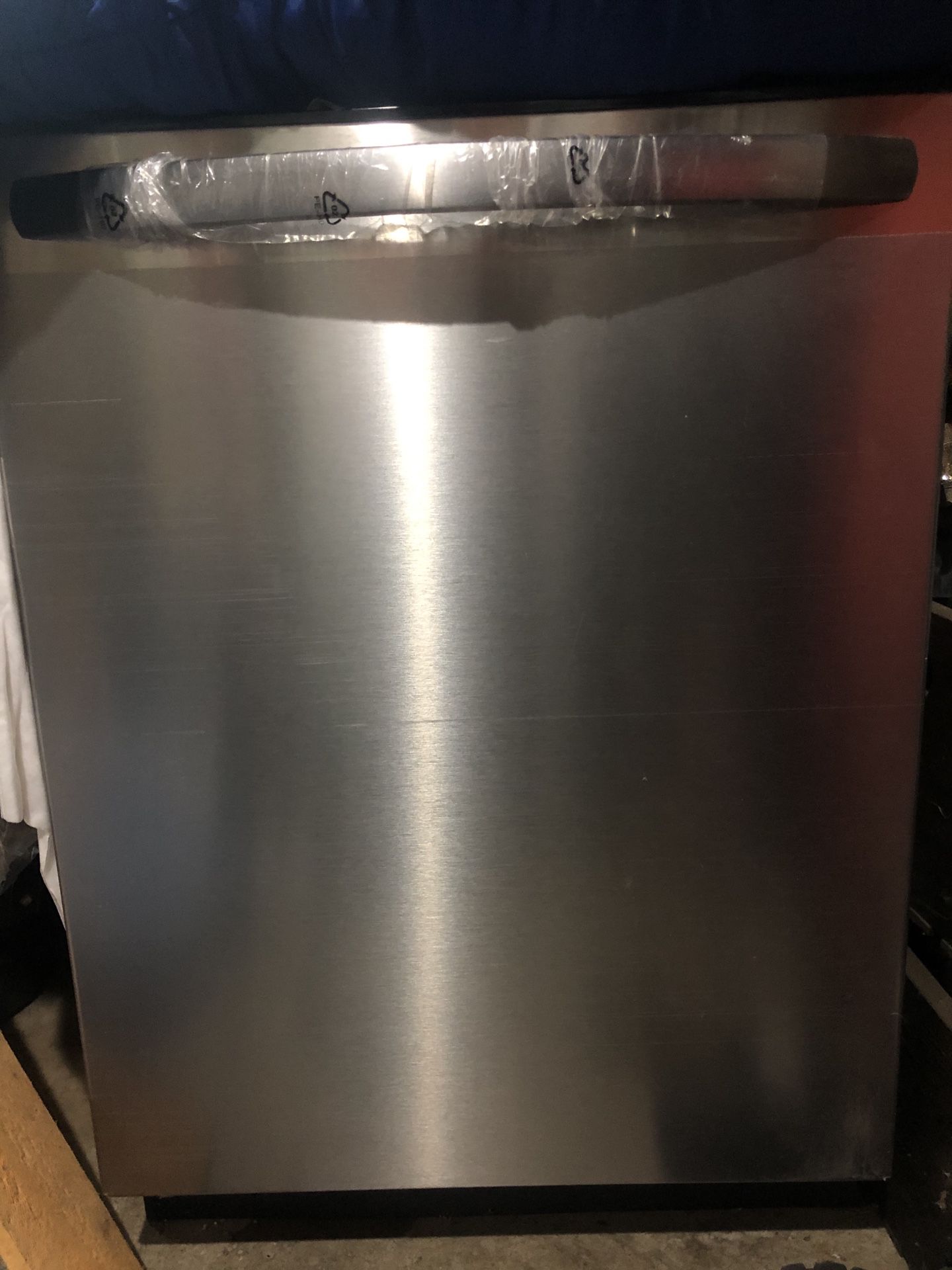Brand new never used Frigidaire stainless steel dishwasher, pickup only