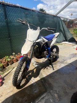 Apollo Dirt Bike price is negotiable