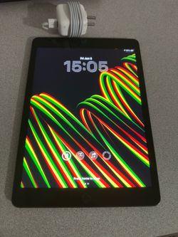 iPad 9th generation / 64GB / WiFi / iOS 26