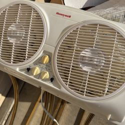 Window Holmes Double  Fan New 