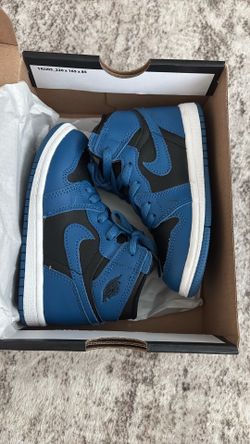Toddler Jordan 1 shoes