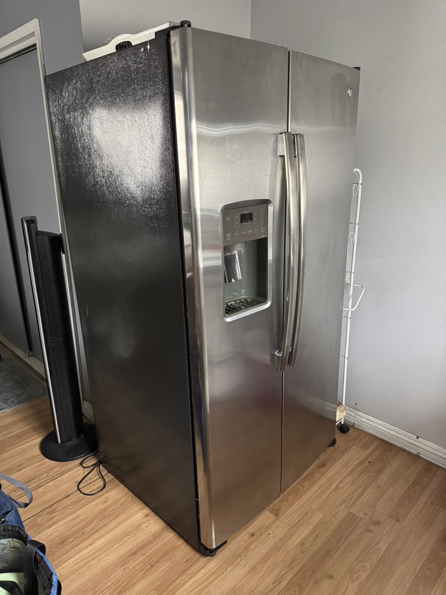GE Side By Side Refrigerator, Freezer  