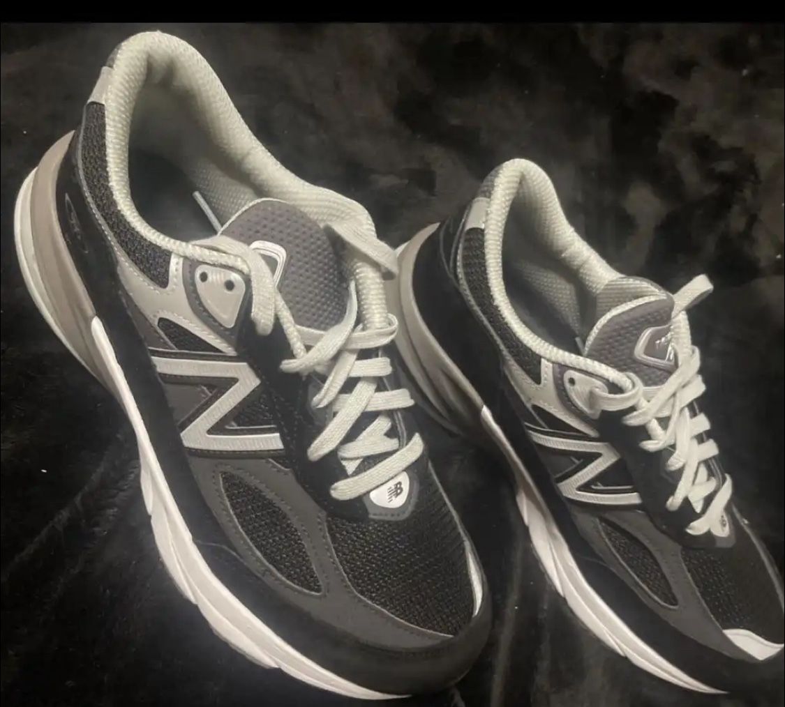 New Balance Shoes- Mens 7.5 Women’s 9 New In Box