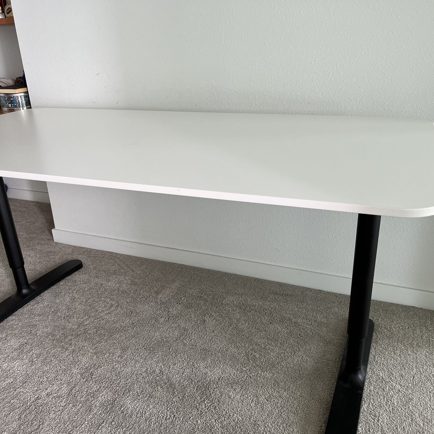 IKEA Bekant Desk White 63x31.5 with Cable Organizer Net for Sale in Thornton, CO OfferUp