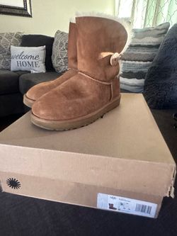 Ugg woman size 9