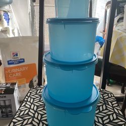Tupperware Set