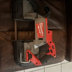 Milwaukee Bandsaw 