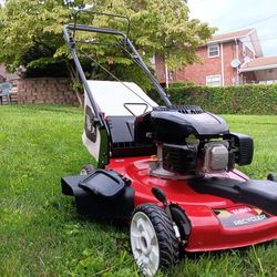 Toro 22" Recycler 3-in-1 Self-Propelled (FWD) Lawn Mower