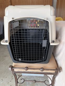 Kennel, 32x22