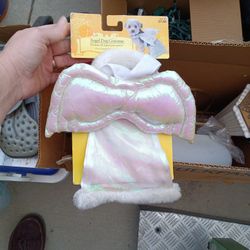 Small Dog Angel Costume..$1.50
