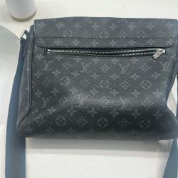 Mens louis vutton messenger Bag 