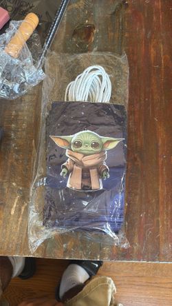 Baby Yoda gift bag