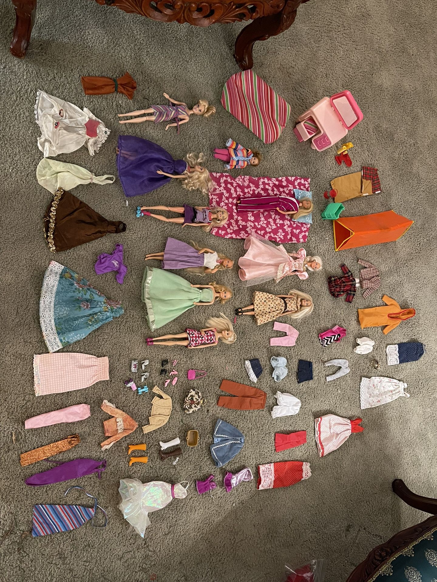 GIANT LOT Vintage Barbies, Clothes, Camping gear, Accessories 