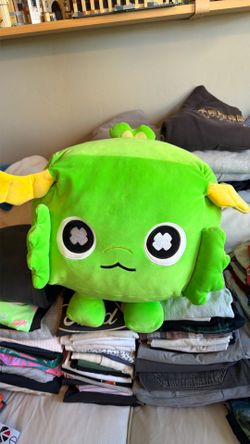 Titanic Lucki huge plushie no code