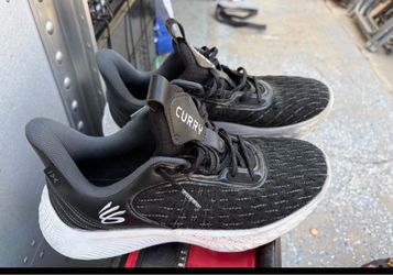 Under Armour Curry Flow 9 Team basketball shoes