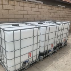 250 Gallon Water Tanks 
