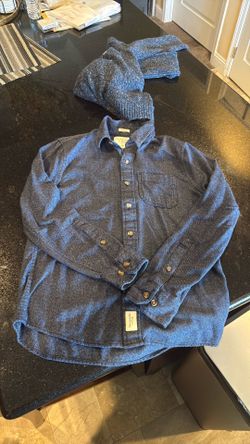 Men Abercrombie and Fitch shirt