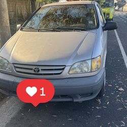 2001 Toyota Sienna
