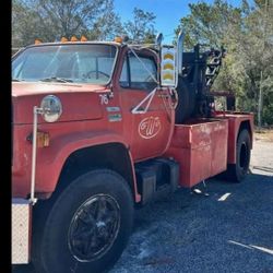 1976 Vintage Tow Truck 