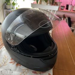 Motorcycle helmet 