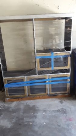 Entertainment center