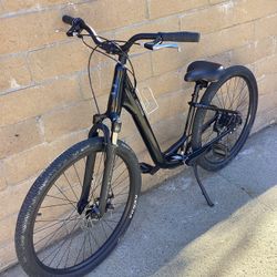 CANNONDALE ADVENTURE 2 MECHANICAL DISC BRAKES HYBRID BIKE 7 SPEED SMALL