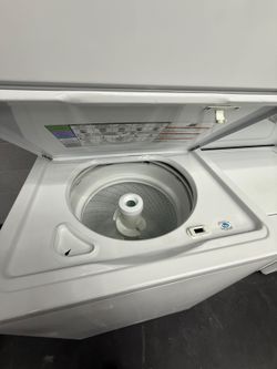 Whirlpool Stackable Washer and Dryer Laundry