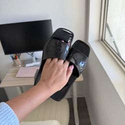 Gucci Women Rubber Slide Sandals