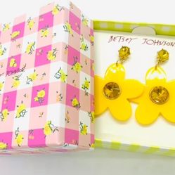Betsey Johnson Spring Flower 🌼 Earrings 
