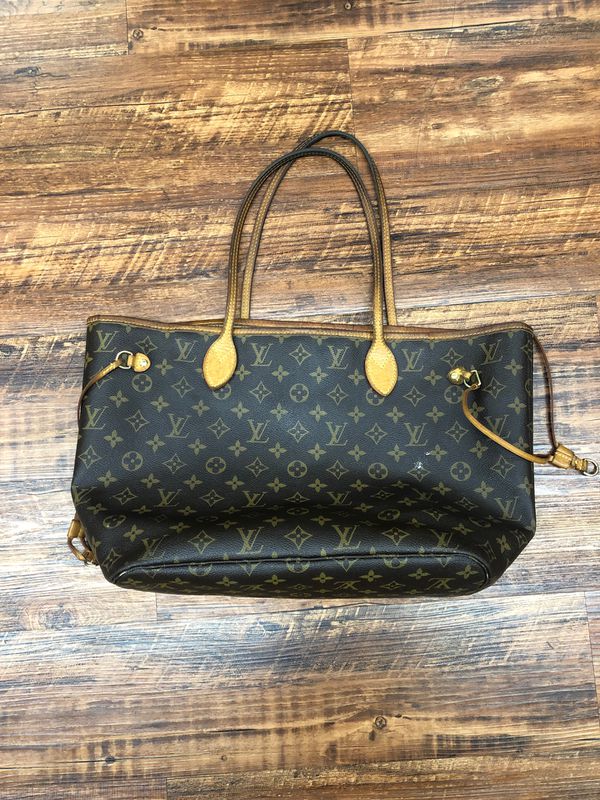 Louis Vuitton Neverfull Handbag (Entrupy Verified) for Sale in Dallas, TX - OfferUp