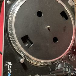 Stanton T52 Vinyl Turntable 
