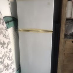 Avanti  Refrigerator 