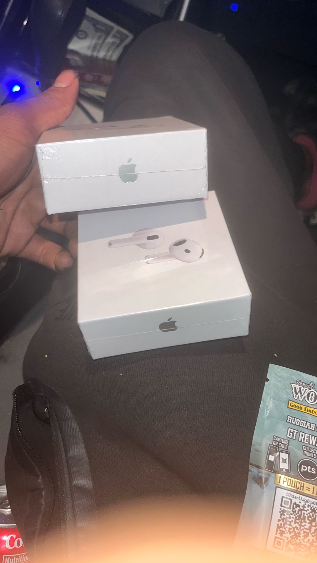 AirPod 4s