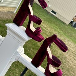 Purple Plum Platform heels. Size 9.
