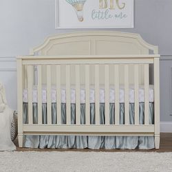 Crib only new in box Suite Bebe Astoria Crib in Buttercream (retail $300)