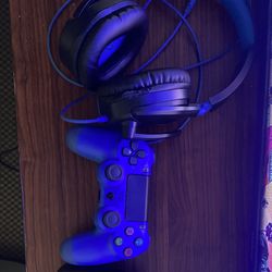 Gaming Headphones In PS4 Controller