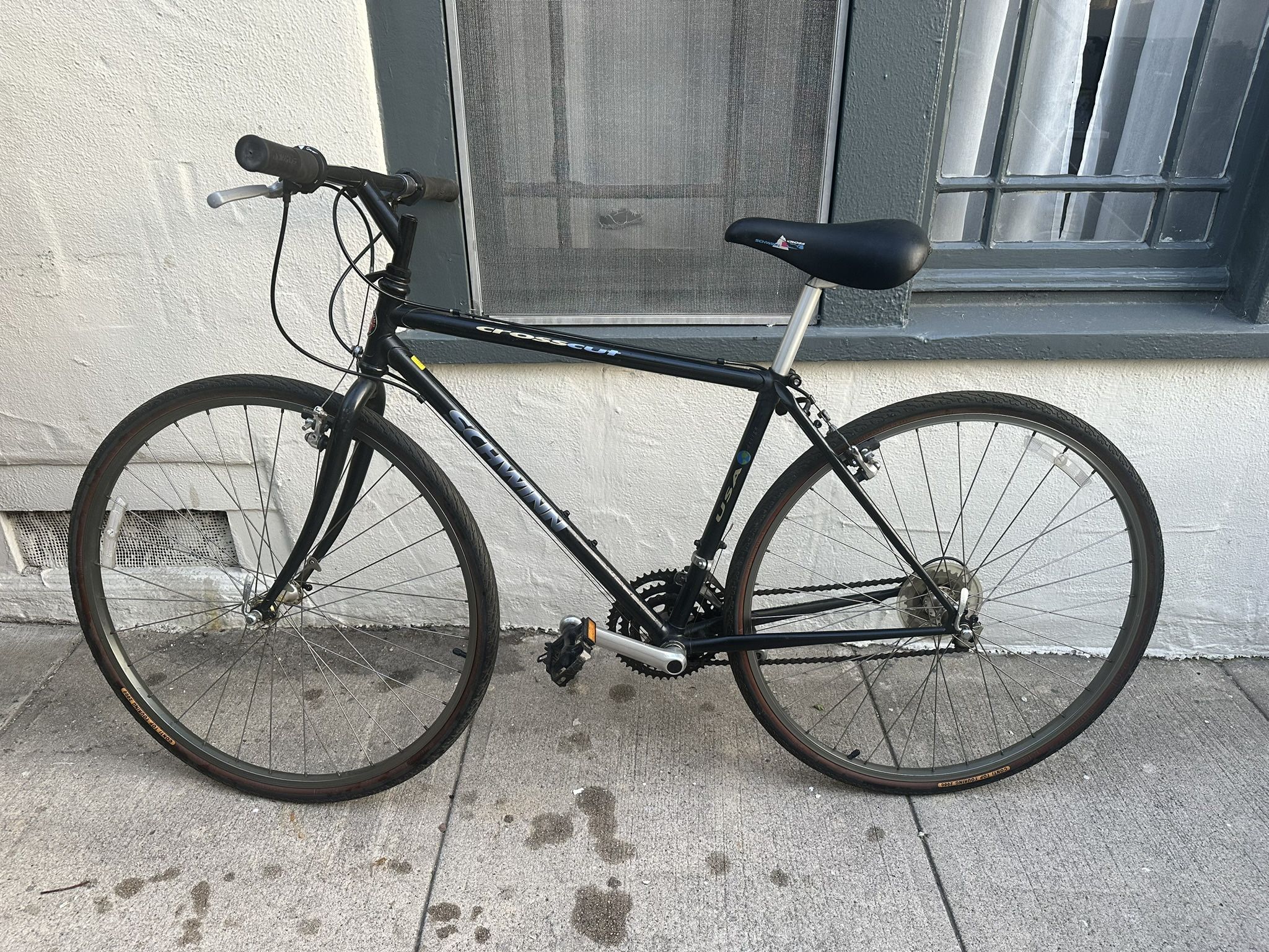 Schwinn crosscut Bike (used)